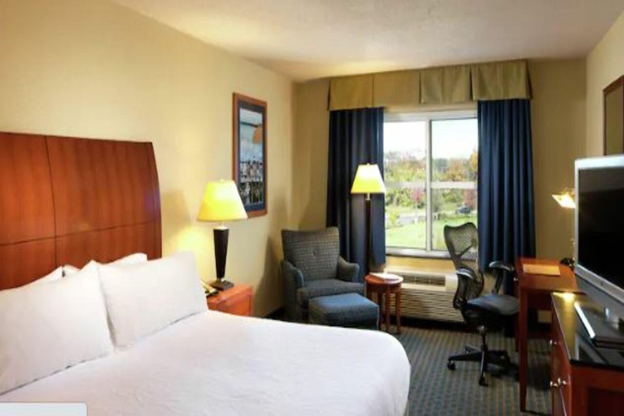 Hilton Garden Inn Милфорд Екстериор снимка