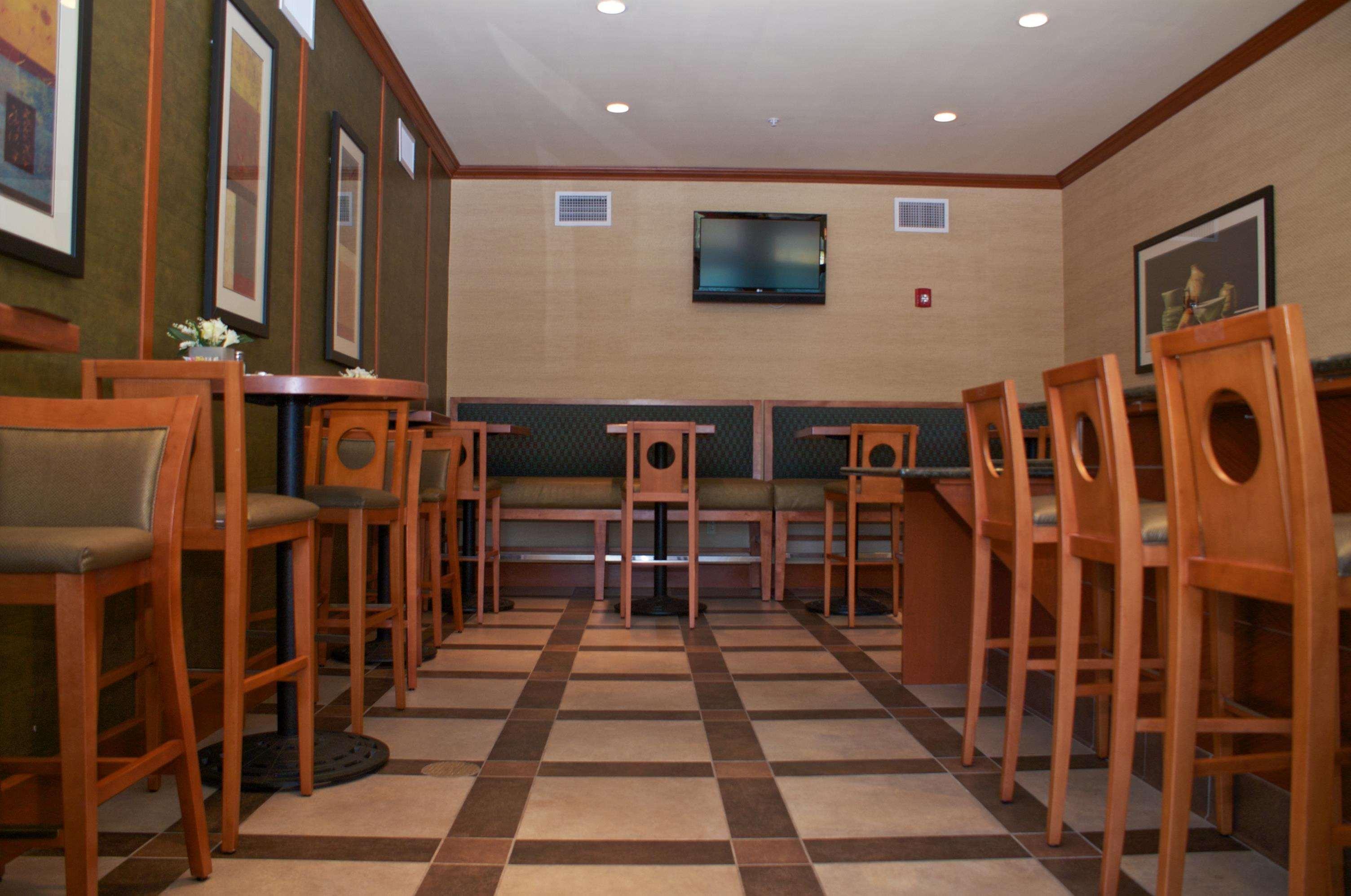 Hilton Garden Inn Милфорд Екстериор снимка
