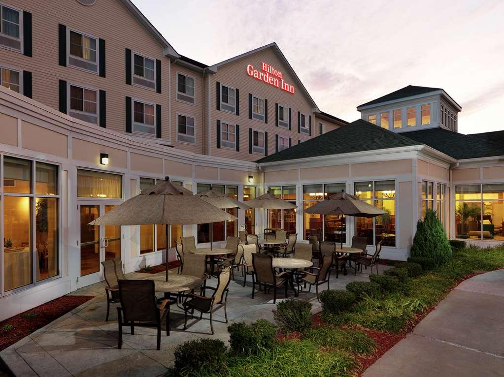 Hilton Garden Inn Милфорд Екстериор снимка