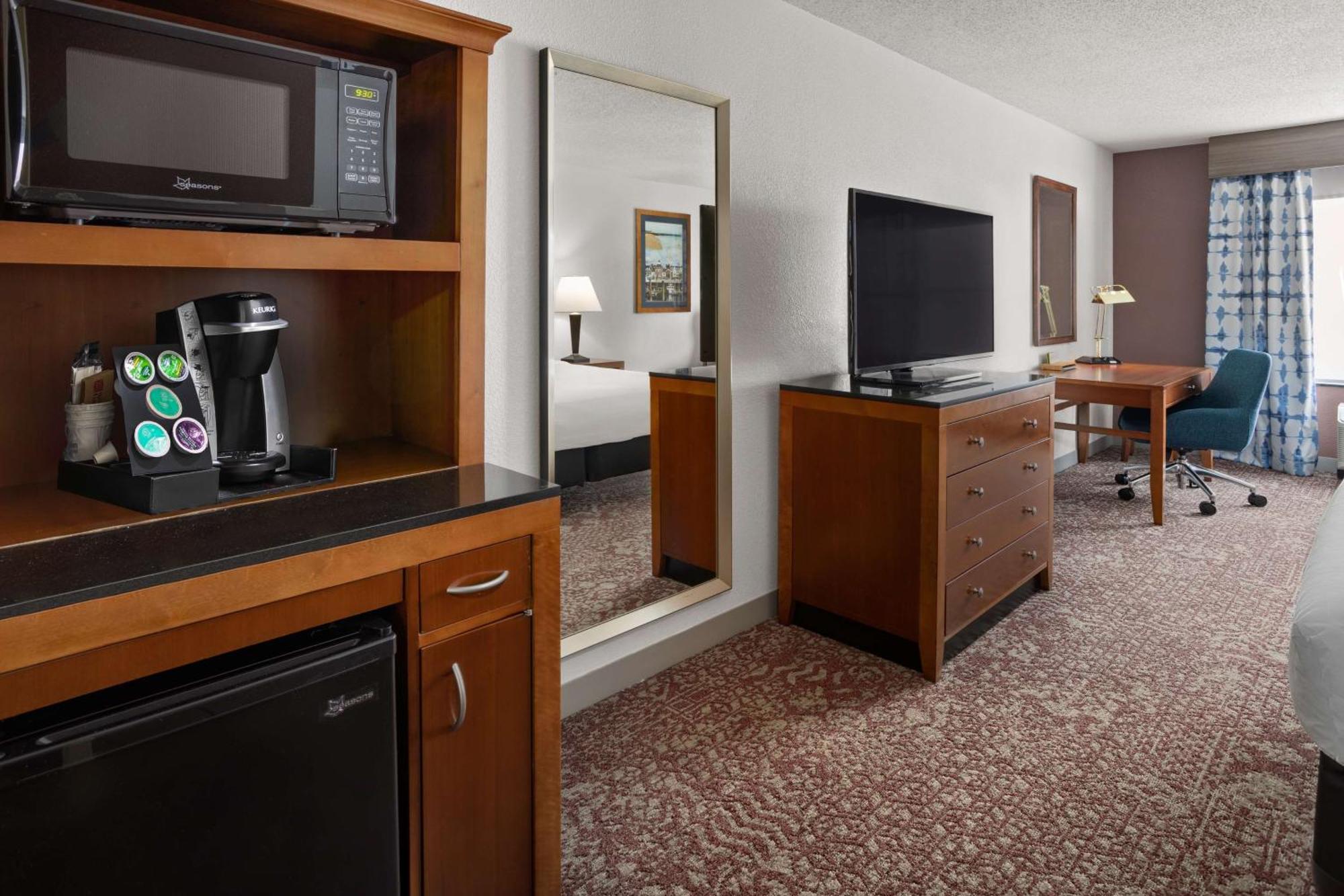 Hilton Garden Inn Милфорд Екстериор снимка