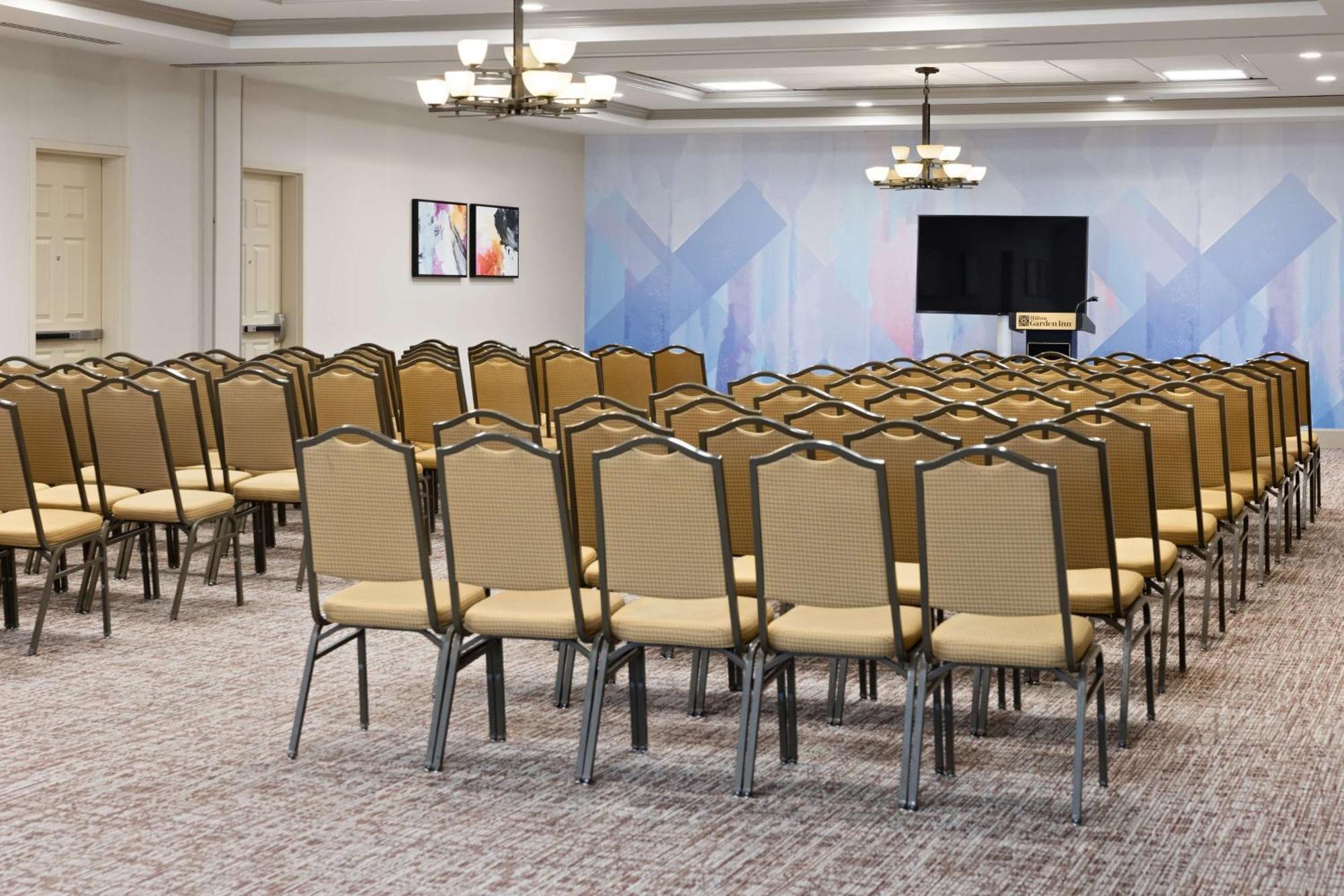 Hilton Garden Inn Милфорд Екстериор снимка