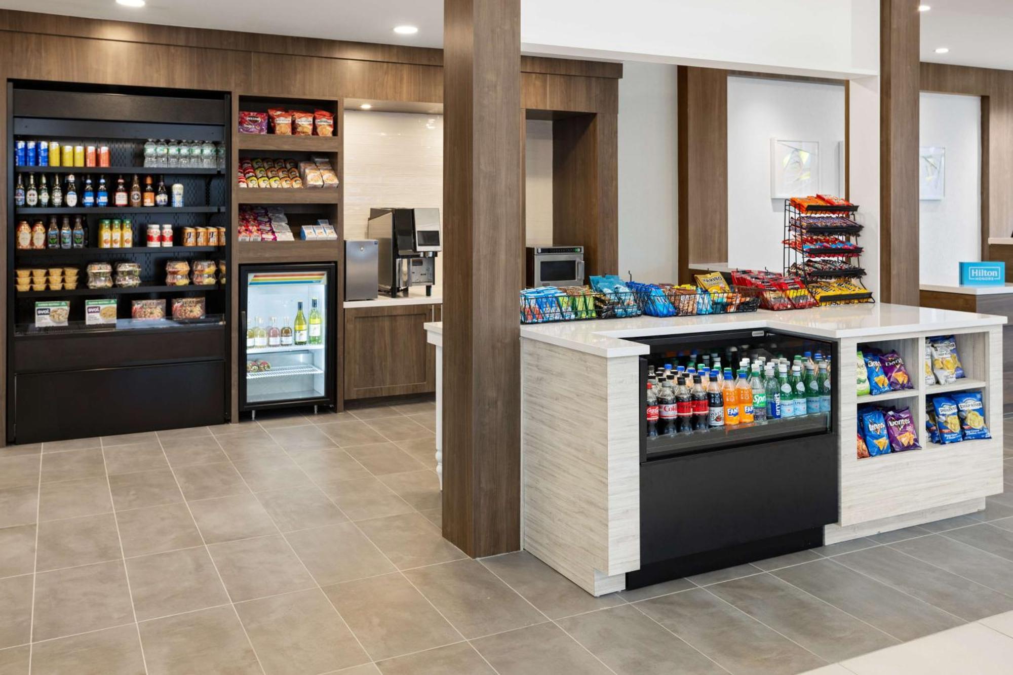 Hilton Garden Inn Милфорд Екстериор снимка