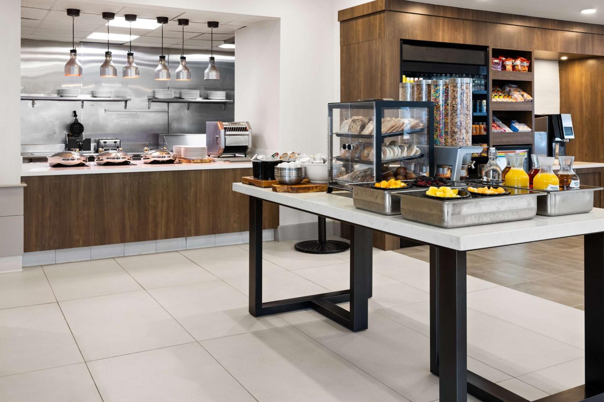 Hilton Garden Inn Милфорд Екстериор снимка
