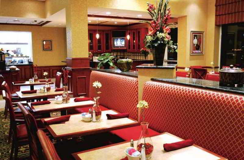 Hilton Garden Inn Милфорд Ресторант снимка